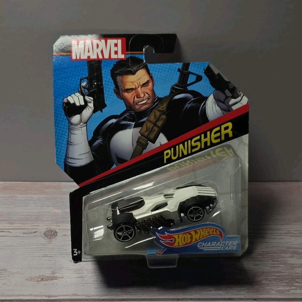 Hot Wheels Character Cars Marvel Punisher 2012 1:64 Diecast White/Black Unopened